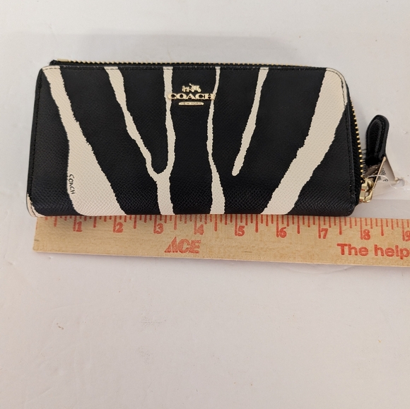 Coach Zebra Stripe Wallet in Black and White NWT - Picture 5 of 7
